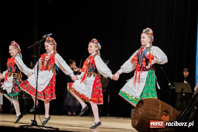 Zdjęcie w galerii na portalu naszraciborz.pl: Źródło tańcuje dla chorego Michałka wiadomości z regionu
