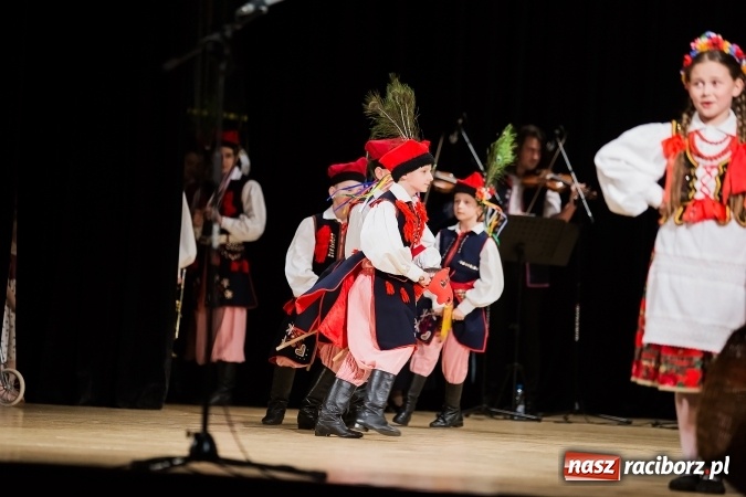 Zdjęcie w galerii na portalu naszraciborz.pl: Źródło tańcuje dla chorego Michałka wiadomości z regionu