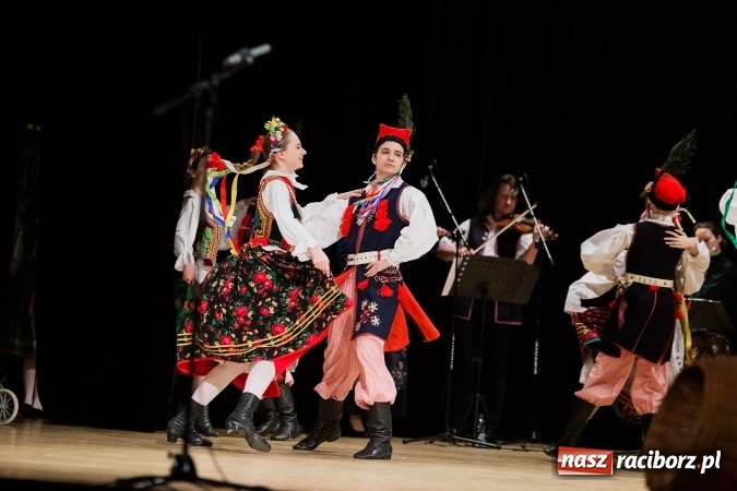 Zdjęcie w galerii na portalu naszraciborz.pl: Źródło tańcuje dla chorego Michałka wiadomości z regionu