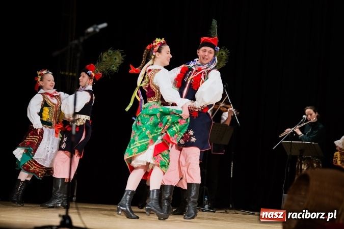 Zdjęcie w galerii na portalu naszraciborz.pl: Źródło tańcuje dla chorego Michałka wiadomości z regionu