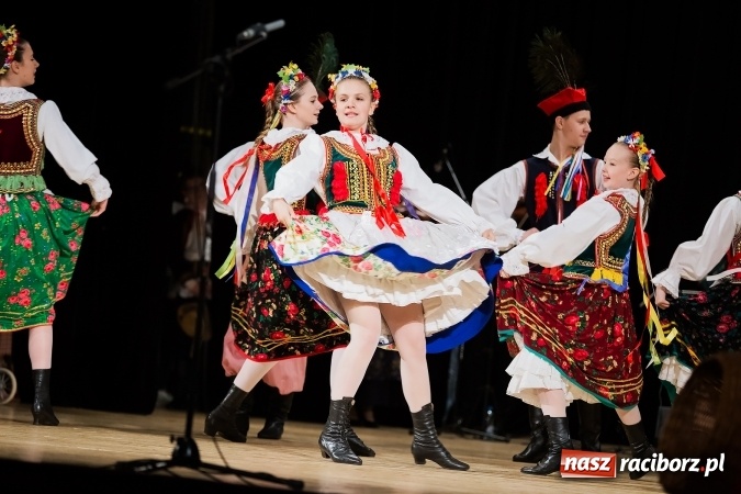 Zdjęcie w galerii na portalu naszraciborz.pl: Źródło tańcuje dla chorego Michałka wiadomości z regionu