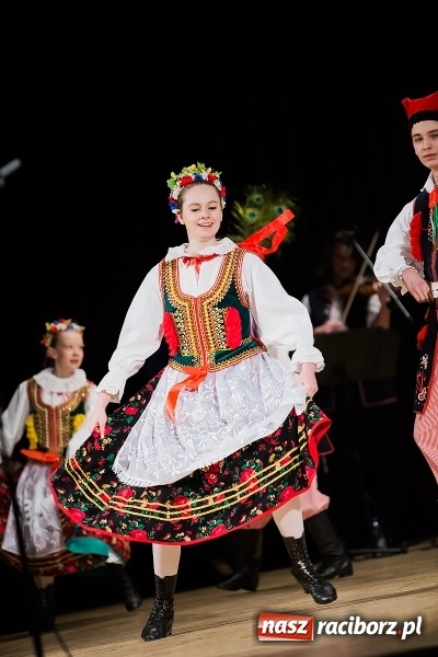 Zdjęcie w galerii na portalu naszraciborz.pl: Źródło tańcuje dla chorego Michałka wiadomości z regionu