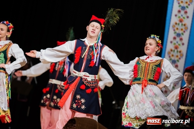 Zdjęcie w galerii na portalu naszraciborz.pl: Źródło tańcuje dla chorego Michałka wiadomości z regionu