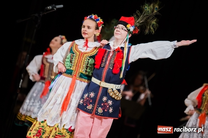 Zdjęcie w galerii na portalu naszraciborz.pl: Źródło tańcuje dla chorego Michałka wiadomości z regionu