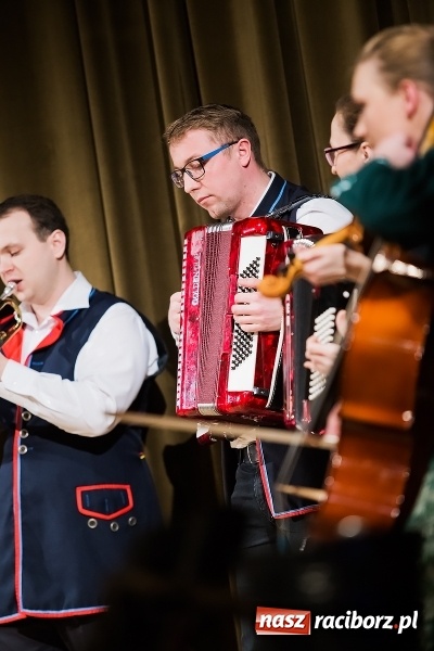 Zdjęcie w galerii na portalu naszraciborz.pl: Źródło tańcuje dla chorego Michałka wiadomości z regionu