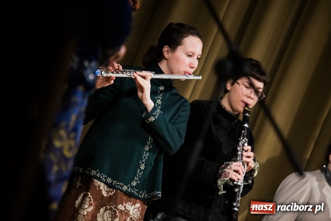 Zdjęcie w galerii na portalu naszraciborz.pl: Źródło tańcuje dla chorego Michałka wiadomości z regionu