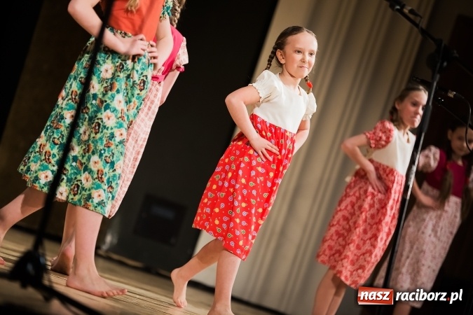 Zdjęcie w galerii na portalu naszraciborz.pl: Źródło tańcuje dla chorego Michałka wiadomości z regionu