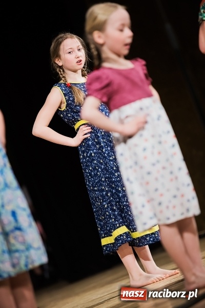 Zdjęcie w galerii na portalu naszraciborz.pl: Źródło tańcuje dla chorego Michałka wiadomości z regionu