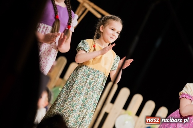 Zdjęcie w galerii na portalu naszraciborz.pl: Źródło tańcuje dla chorego Michałka wiadomości z regionu