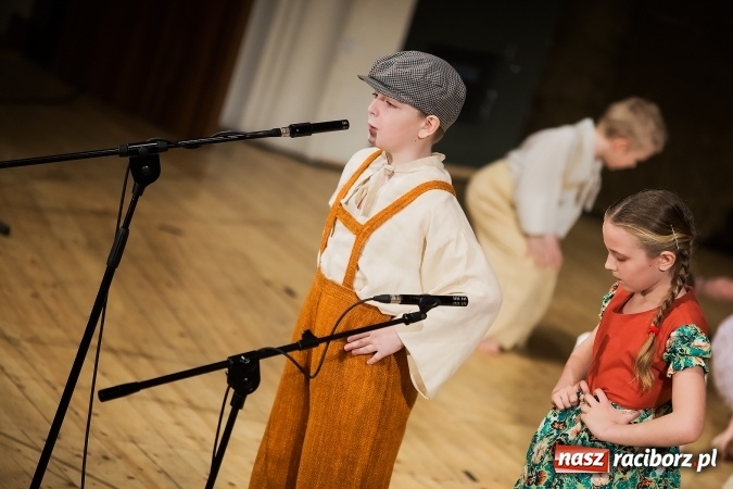 Zdjęcie w galerii na portalu naszraciborz.pl: Źródło tańcuje dla chorego Michałka wiadomości z regionu