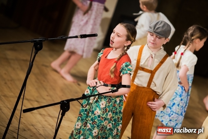 Zdjęcie w galerii na portalu naszraciborz.pl: Źródło tańcuje dla chorego Michałka wiadomości z regionu