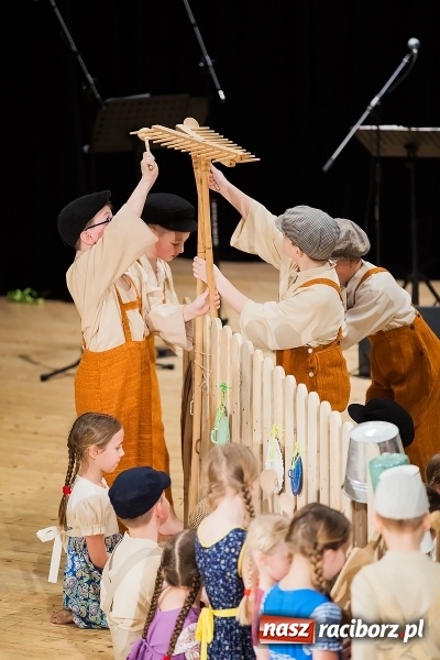 Zdjęcie w galerii na portalu naszraciborz.pl: Źródło tańcuje dla chorego Michałka wiadomości z regionu