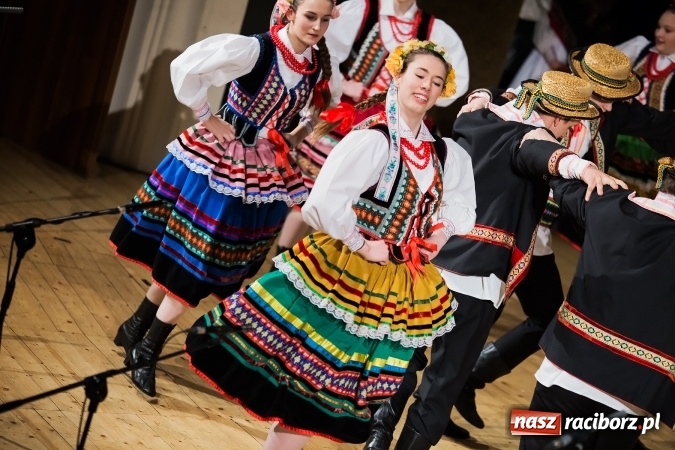 Zdjęcie w galerii na portalu naszraciborz.pl: Źródło tańcuje dla chorego Michałka wiadomości z regionu