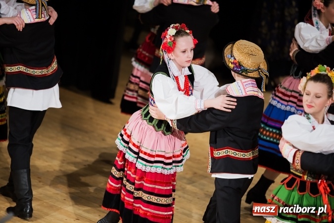 Zdjęcie w galerii na portalu naszraciborz.pl: Źródło tańcuje dla chorego Michałka wiadomości z regionu