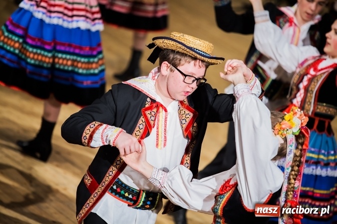 Zdjęcie w galerii na portalu naszraciborz.pl: Źródło tańcuje dla chorego Michałka wiadomości z regionu