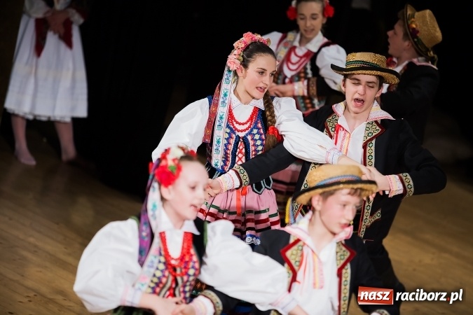 Zdjęcie w galerii na portalu naszraciborz.pl: Źródło tańcuje dla chorego Michałka wiadomości z regionu