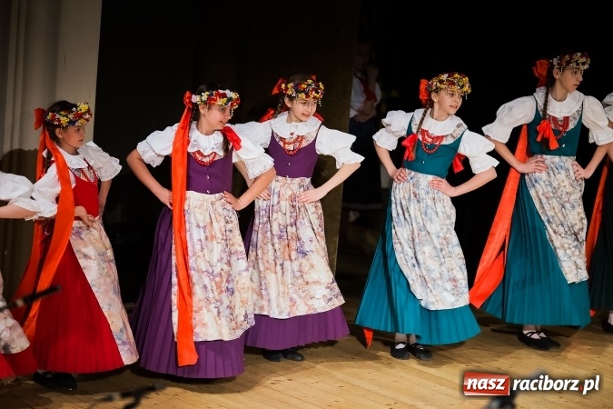 Zdjęcie w galerii na portalu naszraciborz.pl: Źródło tańcuje dla chorego Michałka wiadomości z regionu