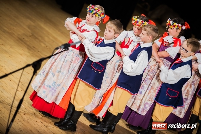 Zdjęcie w galerii na portalu naszraciborz.pl: Źródło tańcuje dla chorego Michałka wiadomości z regionu