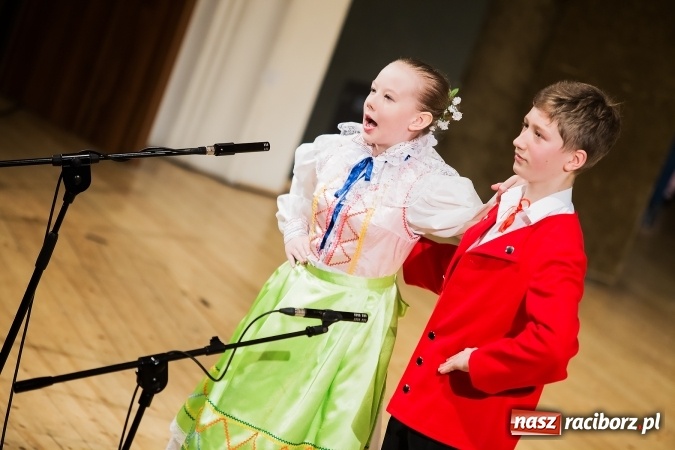 Zdjęcie w galerii na portalu naszraciborz.pl: Źródło tańcuje dla chorego Michałka wiadomości z regionu
