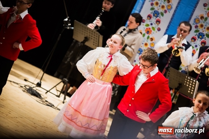 Zdjęcie w galerii na portalu naszraciborz.pl: Źródło tańcuje dla chorego Michałka wiadomości z regionu