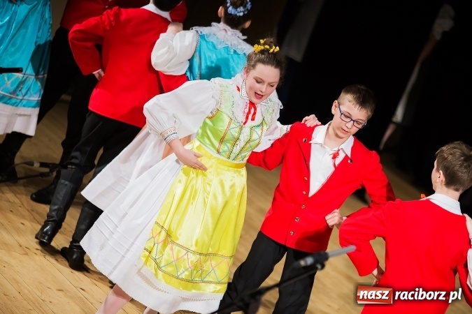 Zdjęcie w galerii na portalu naszraciborz.pl: Źródło tańcuje dla chorego Michałka wiadomości z regionu