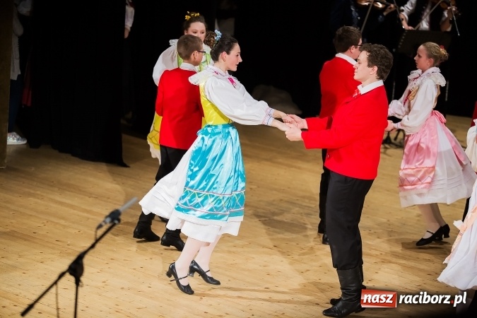 Zdjęcie w galerii na portalu naszraciborz.pl: Źródło tańcuje dla chorego Michałka wiadomości z regionu