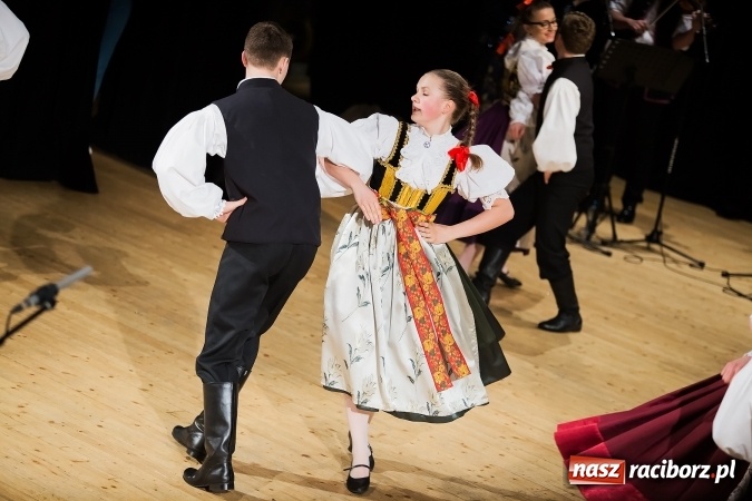 Zdjęcie w galerii na portalu naszraciborz.pl: Źródło tańcuje dla chorego Michałka wiadomości z regionu