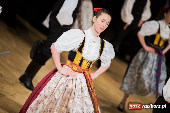 Zdjęcie w galerii na portalu naszraciborz.pl: Źródło tańcuje dla chorego Michałka wiadomości z regionu