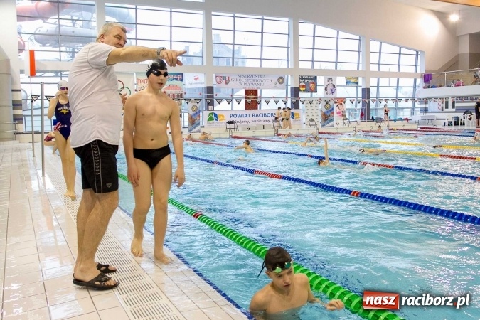 Zdjęcie w galerii na portalu naszraciborz.pl: Mistrzostwa Szkół Sportowych w pływaniu - FOTOREPORTAŻ wiadomości z regionu