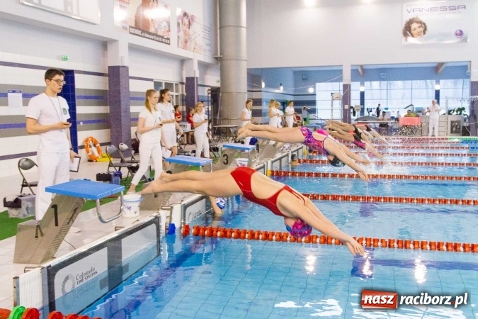 Zdjęcie w galerii na portalu naszraciborz.pl: Mistrzostwa Szkół Sportowych w pływaniu - FOTOREPORTAŻ wiadomości z regionu