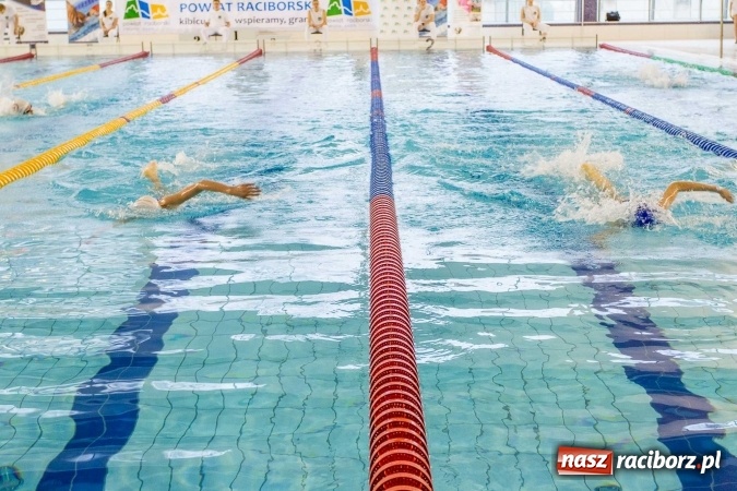 Zdjęcie w galerii na portalu naszraciborz.pl: Mistrzostwa Szkół Sportowych w pływaniu - FOTOREPORTAŻ wiadomości z regionu