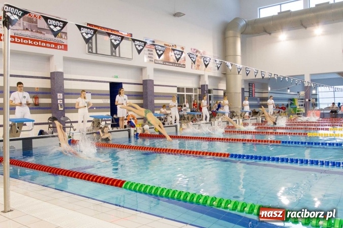 Zdjęcie w galerii na portalu naszraciborz.pl: Mistrzostwa Szkół Sportowych w pływaniu - FOTOREPORTAŻ wiadomości z regionu