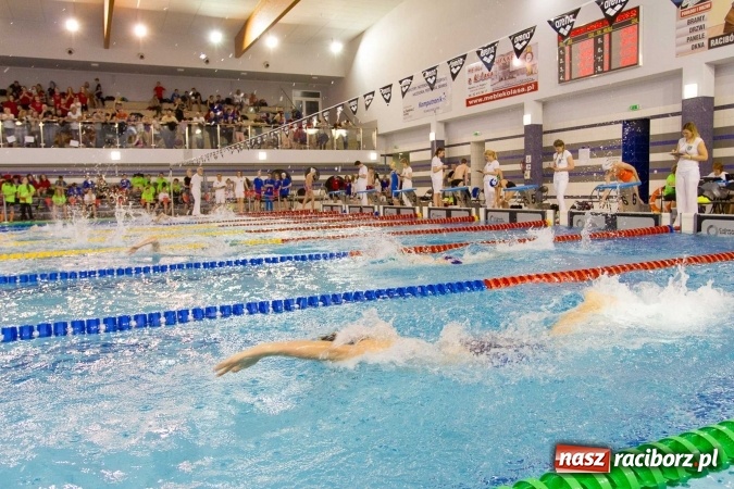 Zdjęcie w galerii na portalu naszraciborz.pl: Mistrzostwa Szkół Sportowych w pływaniu - FOTOREPORTAŻ wiadomości z regionu