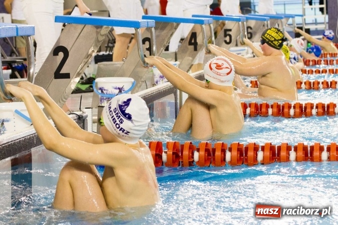 Zdjęcie w galerii na portalu naszraciborz.pl: Mistrzostwa Szkół Sportowych w pływaniu - FOTOREPORTAŻ wiadomości z regionu