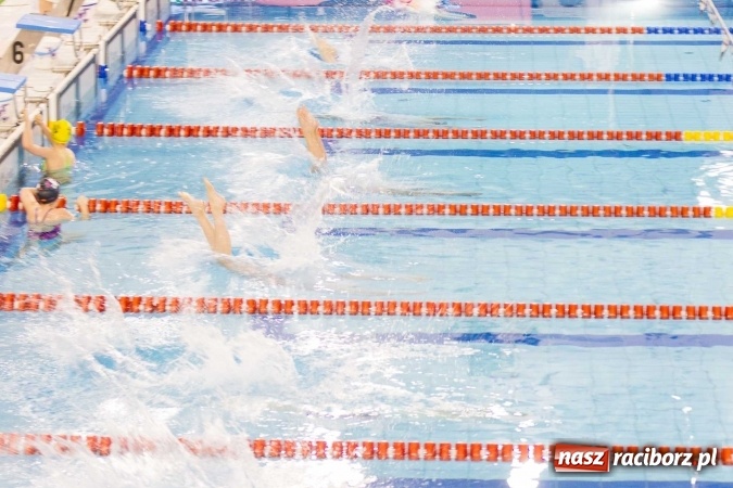 Zdjęcie w galerii na portalu naszraciborz.pl: Mistrzostwa Szkół Sportowych w pływaniu - FOTOREPORTAŻ wiadomości z regionu