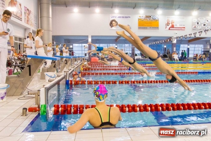 Zdjęcie w galerii na portalu naszraciborz.pl: Mistrzostwa Szkół Sportowych w pływaniu - FOTOREPORTAŻ wiadomości z regionu