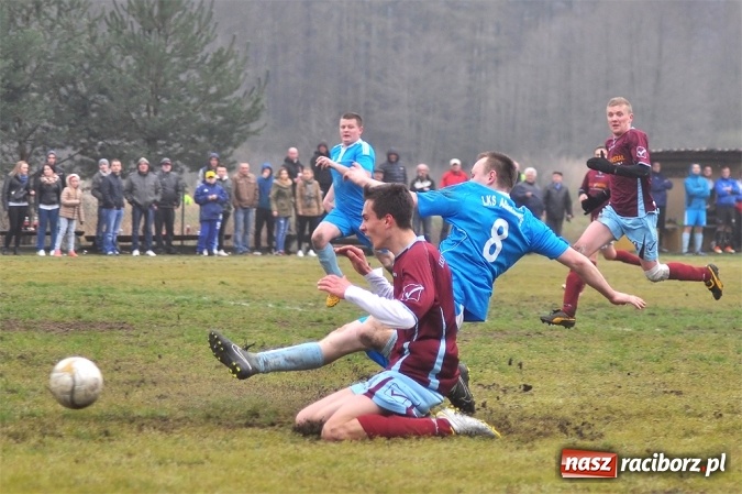 Zdjęcie w galerii na portalu naszraciborz.pl: Zgoda Zawada Książęca pozostaje w fotelu lidera B klasy wiadomości z regionu