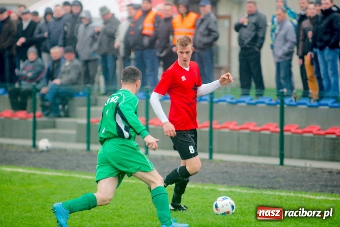 Zdjęcie w galerii na portalu naszraciborz.pl: Niespodzianka w Tworkowie. Brzezie pokonało wicelidera wiadomości z regionu