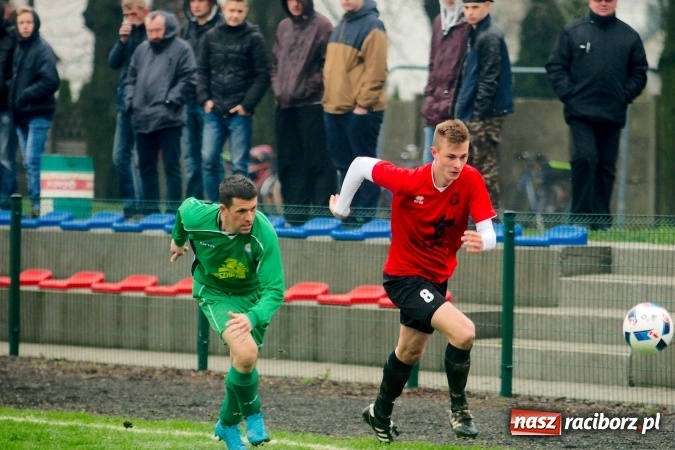 Zdjęcie w galerii na portalu naszraciborz.pl: Niespodzianka w Tworkowie. Brzezie pokonało wicelidera wiadomości z regionu