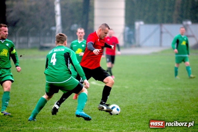 Zdjęcie w galerii na portalu naszraciborz.pl: Niespodzianka w Tworkowie. Brzezie pokonało wicelidera wiadomości z regionu