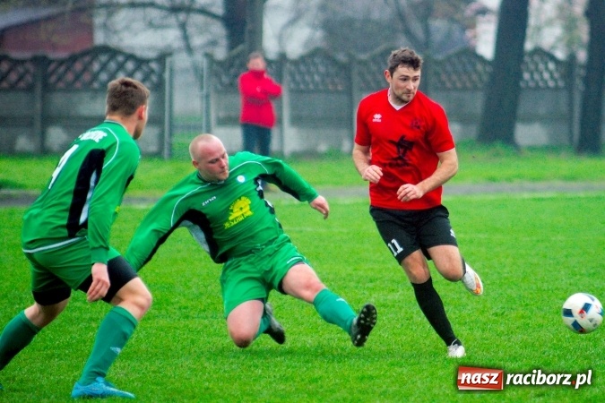 Zdjęcie w galerii na portalu naszraciborz.pl: Niespodzianka w Tworkowie. Brzezie pokonało wicelidera wiadomości z regionu