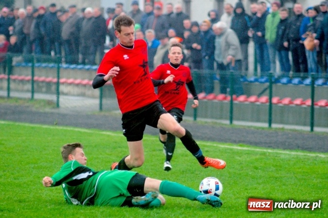 Zdjęcie w galerii na portalu naszraciborz.pl: Niespodzianka w Tworkowie. Brzezie pokonało wicelidera wiadomości z regionu