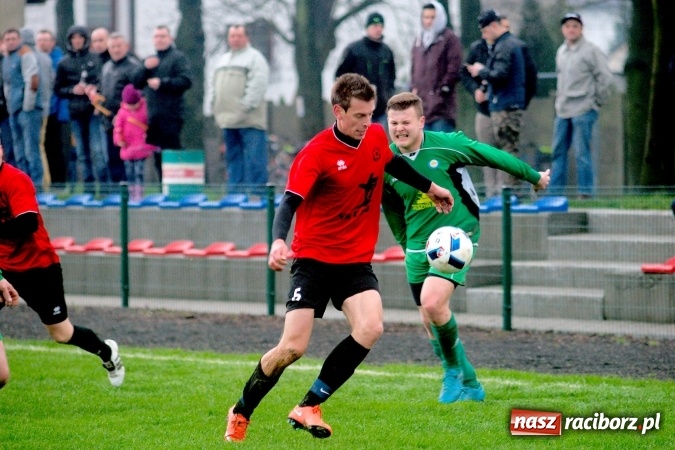 Zdjęcie w galerii na portalu naszraciborz.pl: Niespodzianka w Tworkowie. Brzezie pokonało wicelidera wiadomości z regionu