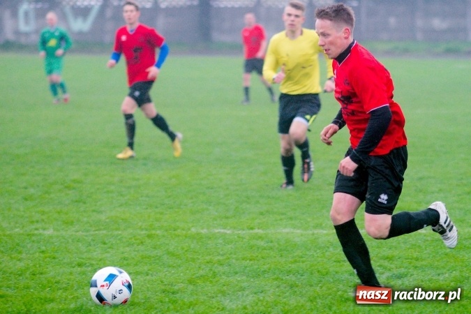 Zdjęcie w galerii na portalu naszraciborz.pl: Niespodzianka w Tworkowie. Brzezie pokonało wicelidera wiadomości z regionu