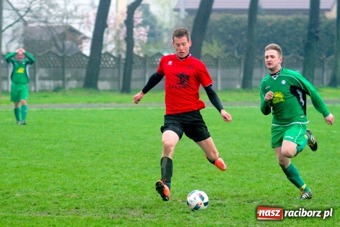 Zdjęcie w galerii na portalu naszraciborz.pl: Niespodzianka w Tworkowie. Brzezie pokonało wicelidera wiadomości z regionu