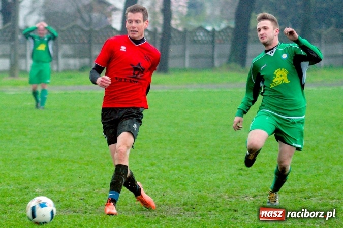 Zdjęcie w galerii na portalu naszraciborz.pl: Niespodzianka w Tworkowie. Brzezie pokonało wicelidera wiadomości z regionu