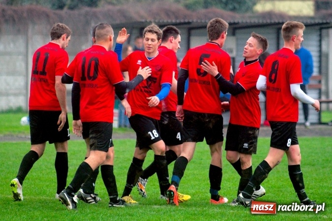 Zdjęcie w galerii na portalu naszraciborz.pl: Niespodzianka w Tworkowie. Brzezie pokonało wicelidera wiadomości z regionu