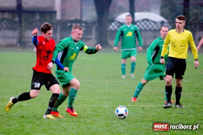 Zdjęcie w galerii na portalu naszraciborz.pl: Niespodzianka w Tworkowie. Brzezie pokonało wicelidera wiadomości z regionu