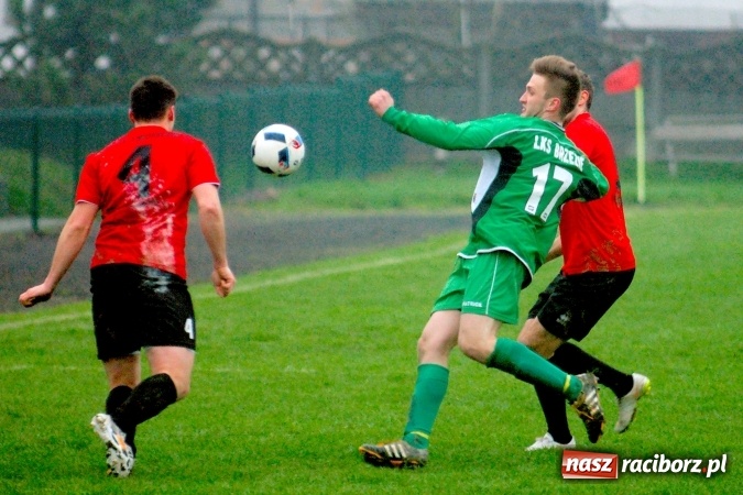 Zdjęcie w galerii na portalu naszraciborz.pl: Niespodzianka w Tworkowie. Brzezie pokonało wicelidera wiadomości z regionu