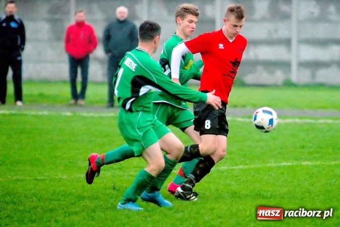 Zdjęcie w galerii na portalu naszraciborz.pl: Niespodzianka w Tworkowie. Brzezie pokonało wicelidera wiadomości z regionu